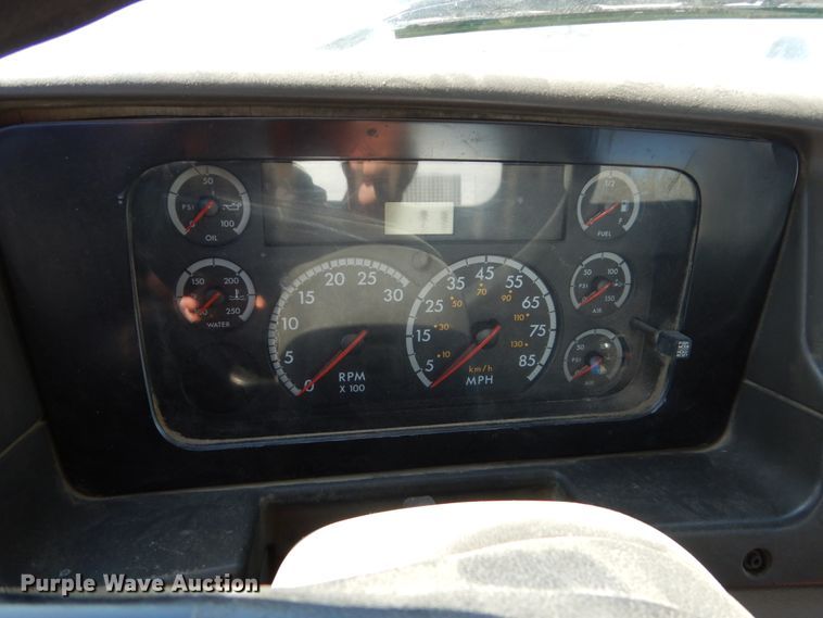 image for item EC9031 2007 Sterling L-Line ready mix truck