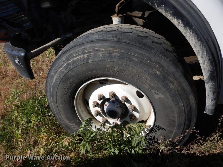 image for item EC9031 2007 Sterling L-Line ready mix truck