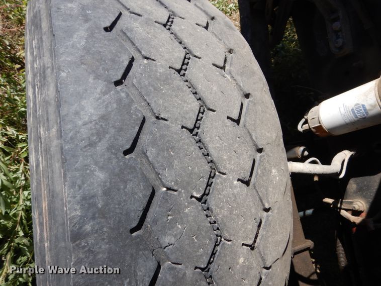 image for item EC9031 2007 Sterling L-Line ready mix truck