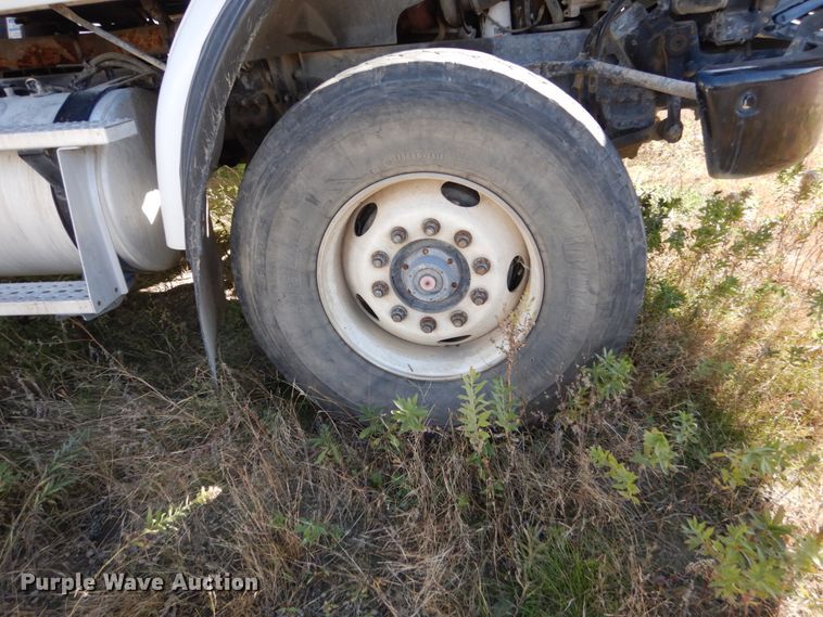 image for item EC9031 2007 Sterling L-Line ready mix truck
