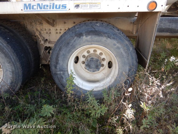 image for item EC9031 2007 Sterling L-Line ready mix truck