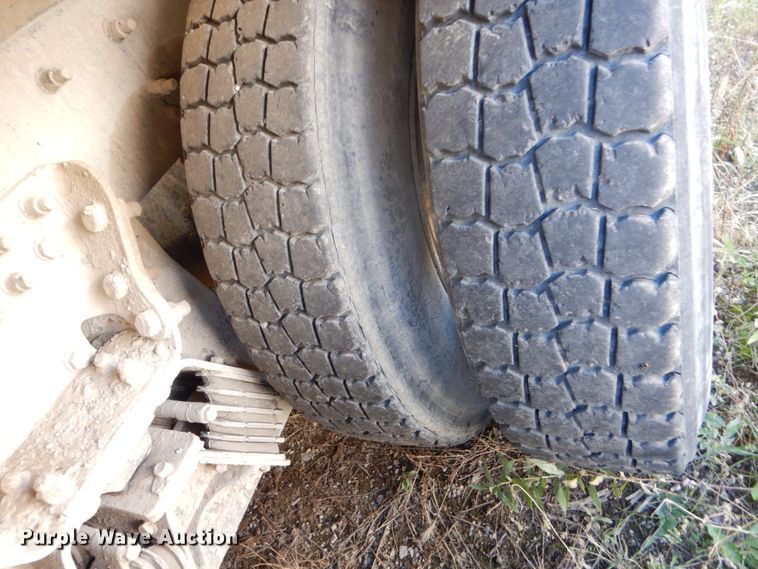 image for item EC9031 2007 Sterling L-Line ready mix truck