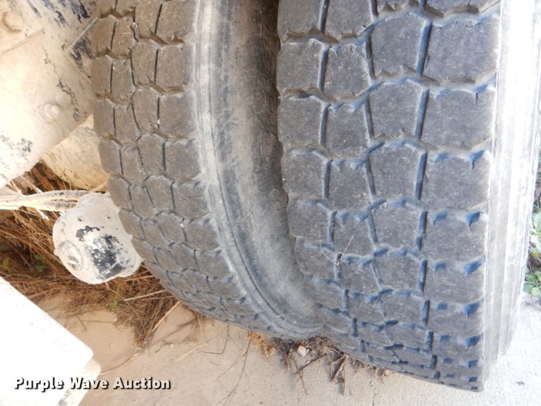 image for item EC9031 2007 Sterling L-Line ready mix truck