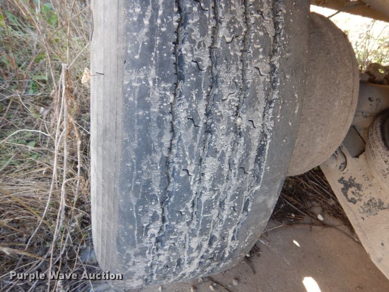 image for item EC9031 2007 Sterling L-Line ready mix truck