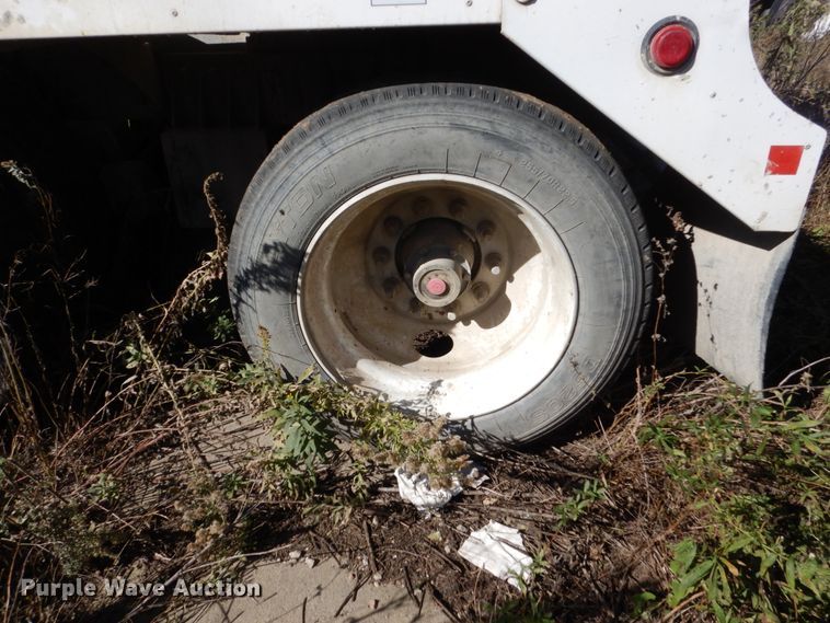 image for item EC9031 2007 Sterling L-Line ready mix truck