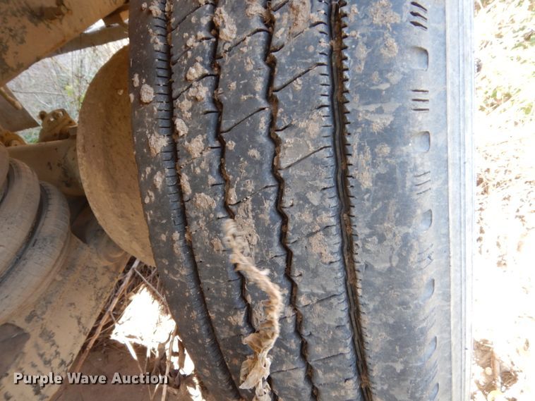 image for item EC9031 2007 Sterling L-Line ready mix truck