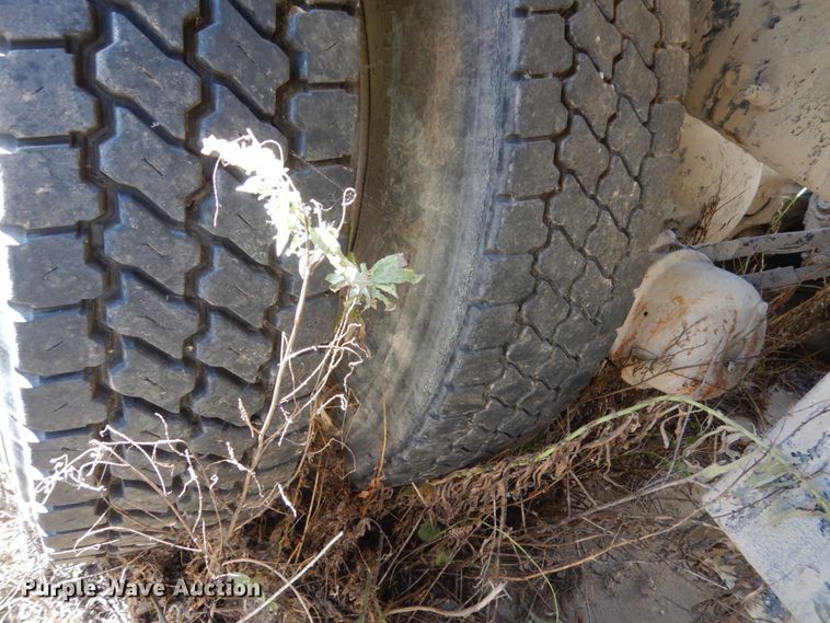 image for item EC9031 2007 Sterling L-Line ready mix truck