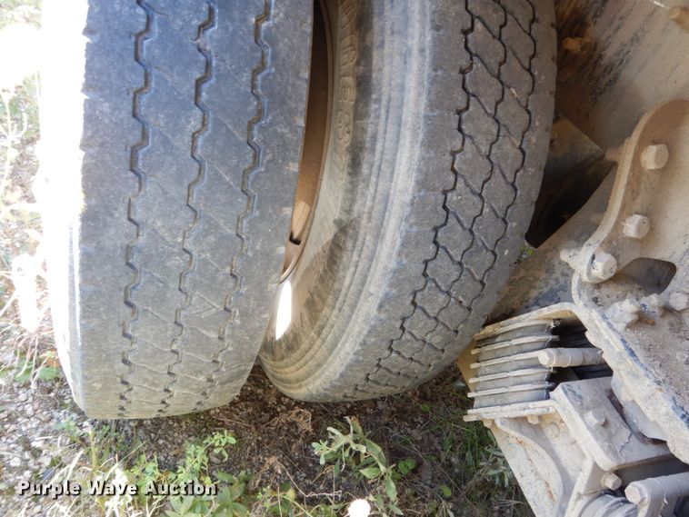 image for item EC9031 2007 Sterling L-Line ready mix truck