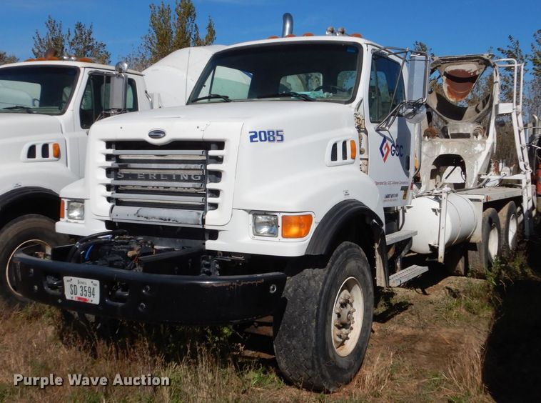 image for item EC9033 2004 Sterling L-Line ready mix truck