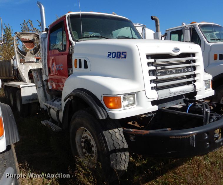 image for item EC9033 2004 Sterling L-Line ready mix truck