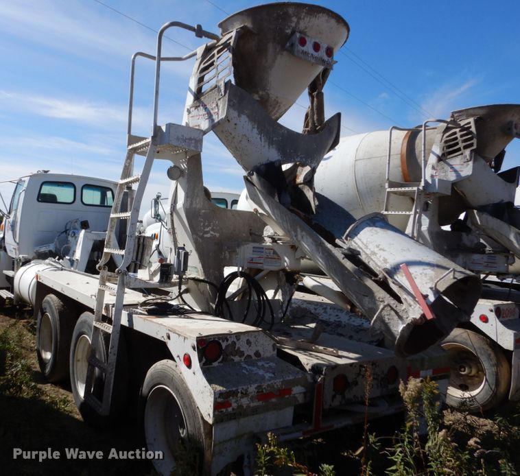 image for item EC9033 2004 Sterling L-Line ready mix truck