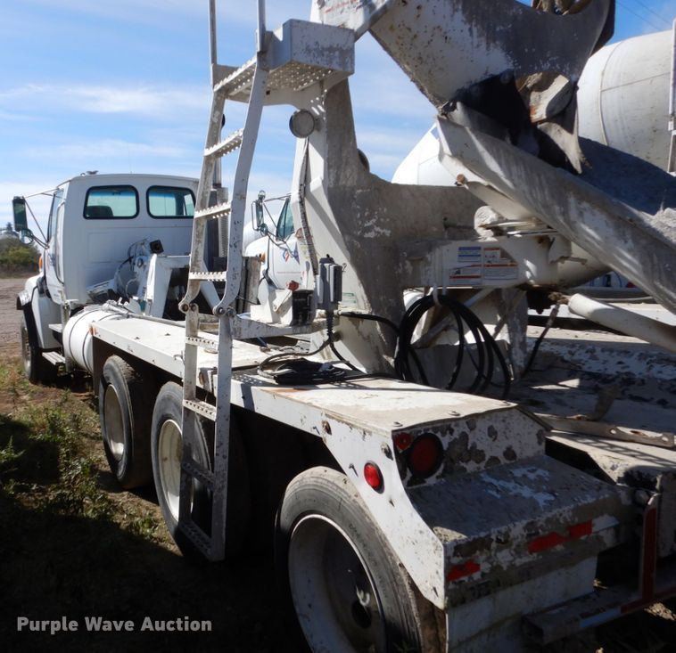 image for item EC9033 2004 Sterling L-Line ready mix truck