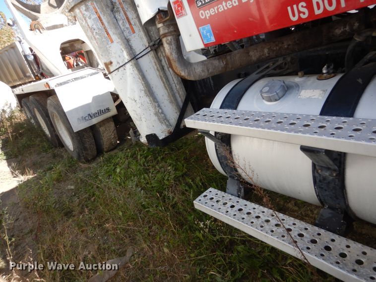 image for item EC9033 2004 Sterling L-Line ready mix truck