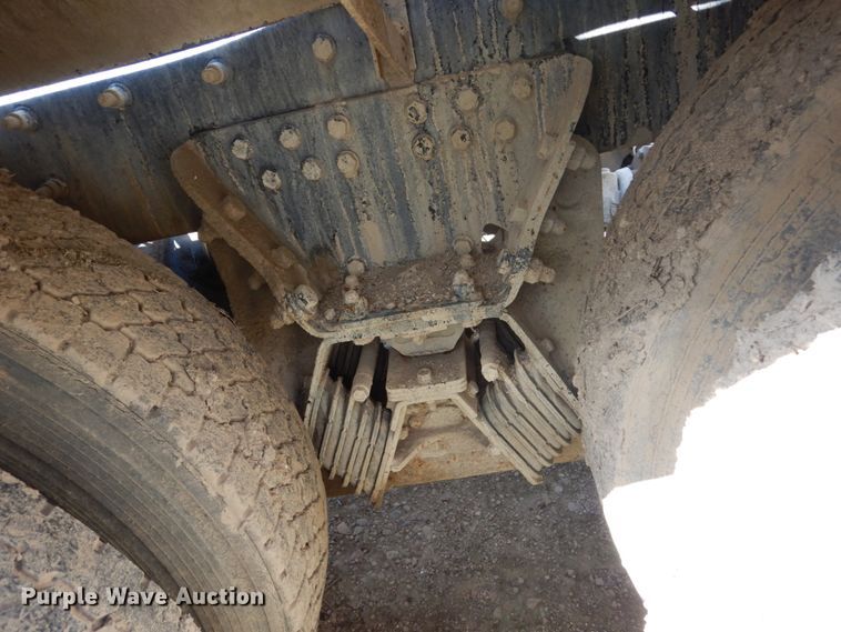 image for item EC9033 2004 Sterling L-Line ready mix truck