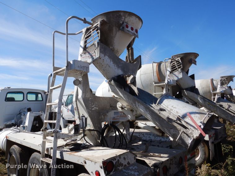 image for item EC9033 2004 Sterling L-Line ready mix truck