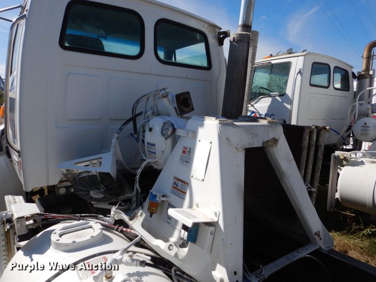 image for item EC9033 2004 Sterling L-Line ready mix truck