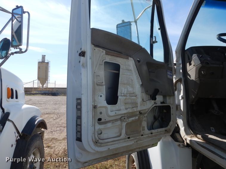 image for item EC9033 2004 Sterling L-Line ready mix truck