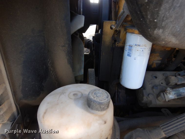 image for item EC9033 2004 Sterling L-Line ready mix truck