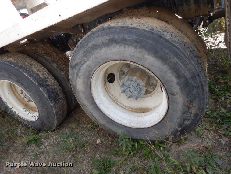 image for item EC9033 2004 Sterling L-Line ready mix truck