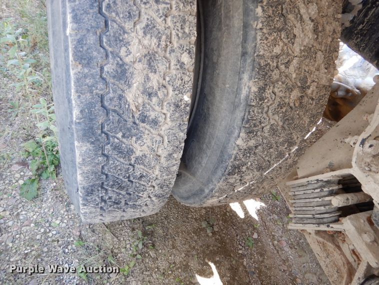 image for item EC9033 2004 Sterling L-Line ready mix truck