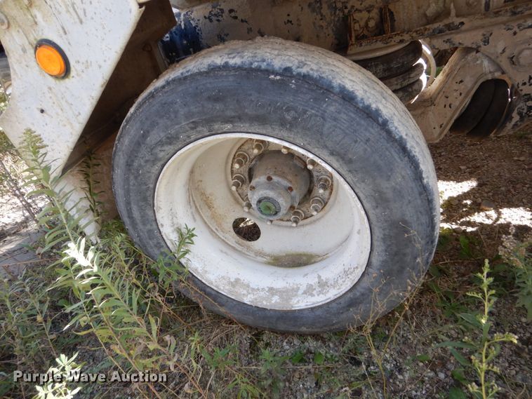 image for item EC9033 2004 Sterling L-Line ready mix truck