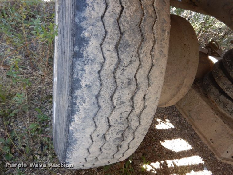 image for item EC9033 2004 Sterling L-Line ready mix truck