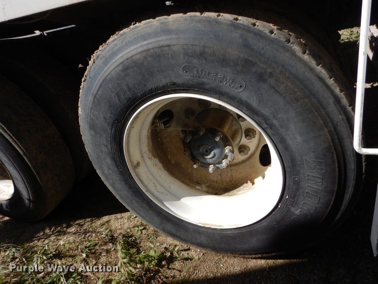 image for item EC9033 2004 Sterling L-Line ready mix truck