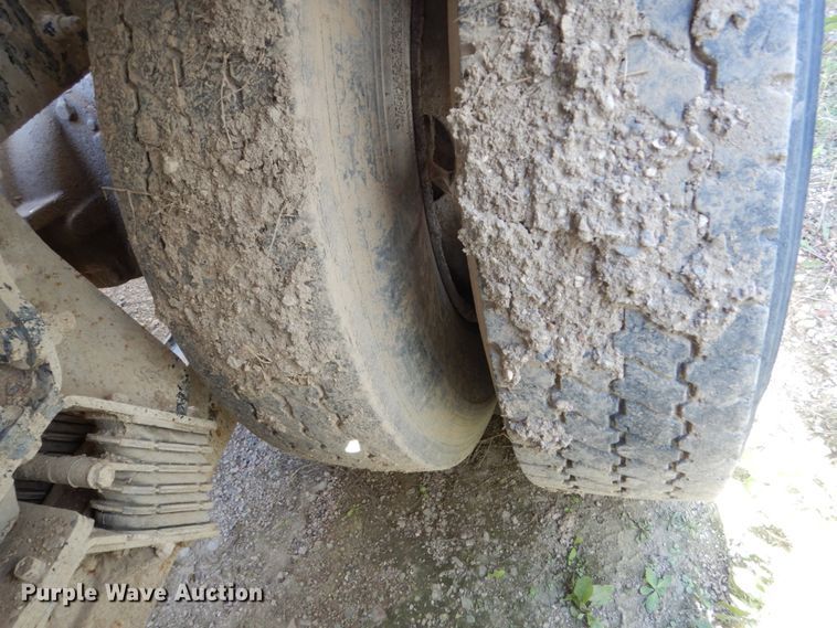 image for item EC9033 2004 Sterling L-Line ready mix truck