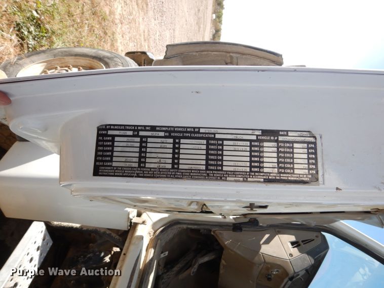 image for item EC9033 2004 Sterling L-Line ready mix truck