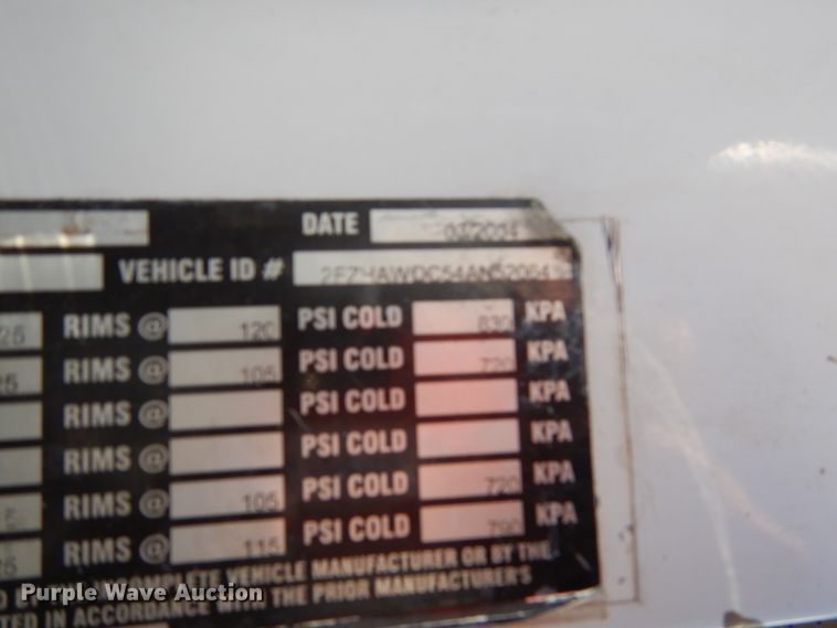 image for item EC9033 2004 Sterling L-Line ready mix truck