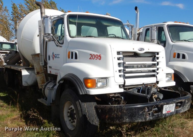 image for item EC9034 2003 Sterling L-Line ready mix truck
