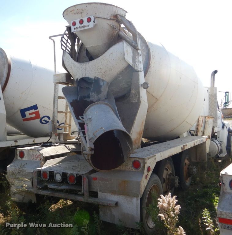 image for item EC9034 2003 Sterling L-Line ready mix truck