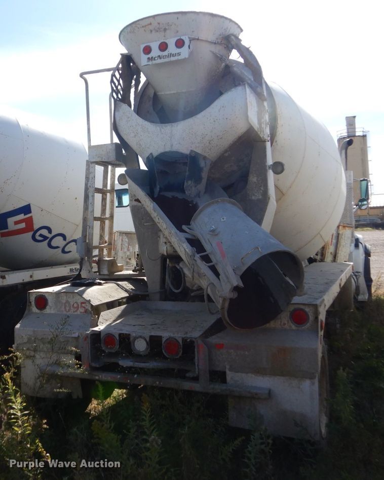 image for item EC9034 2003 Sterling L-Line ready mix truck