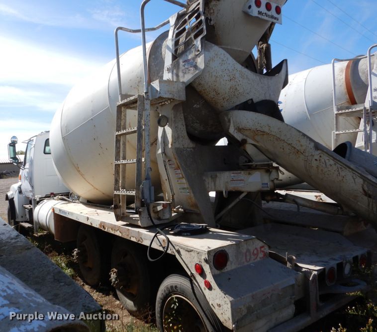 image for item EC9034 2003 Sterling L-Line ready mix truck