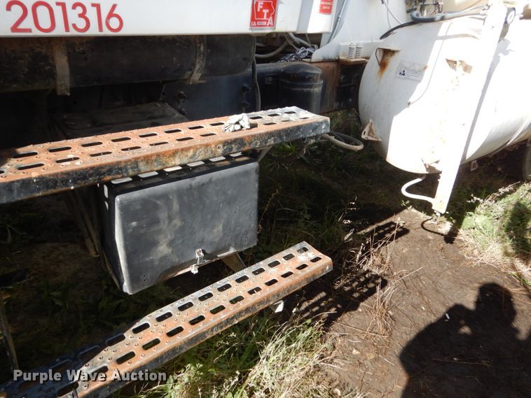 image for item EC9034 2003 Sterling L-Line ready mix truck