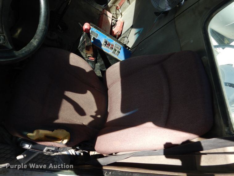 image for item EC9034 2003 Sterling L-Line ready mix truck