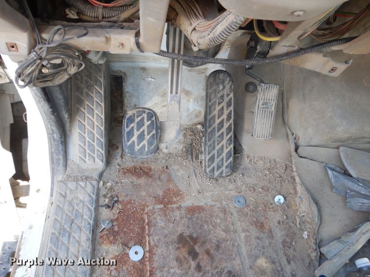 image for item EC9034 2003 Sterling L-Line ready mix truck