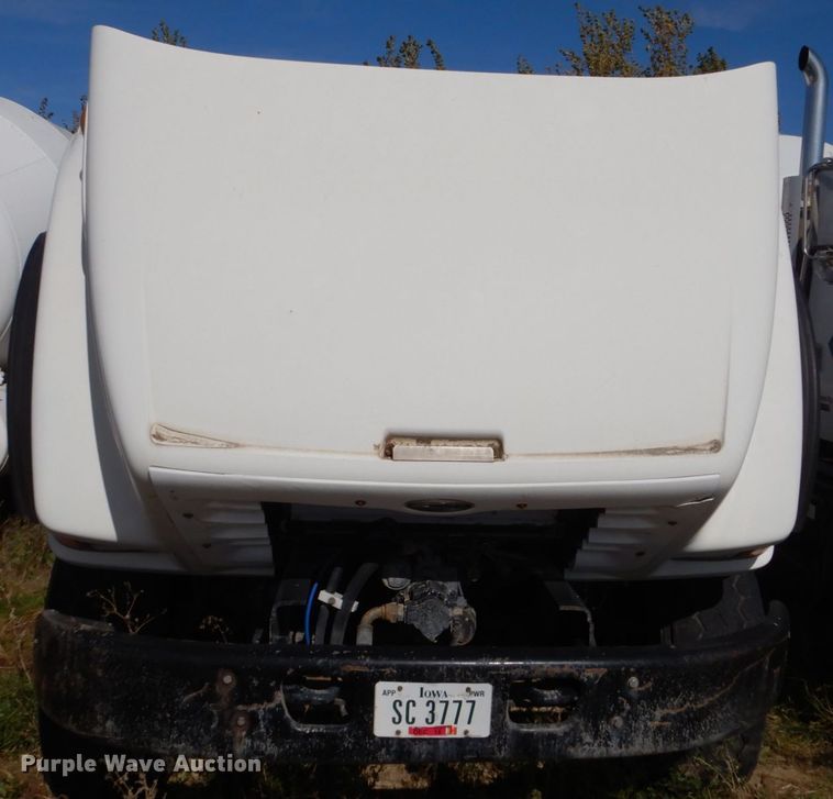 image for item EC9034 2003 Sterling L-Line ready mix truck