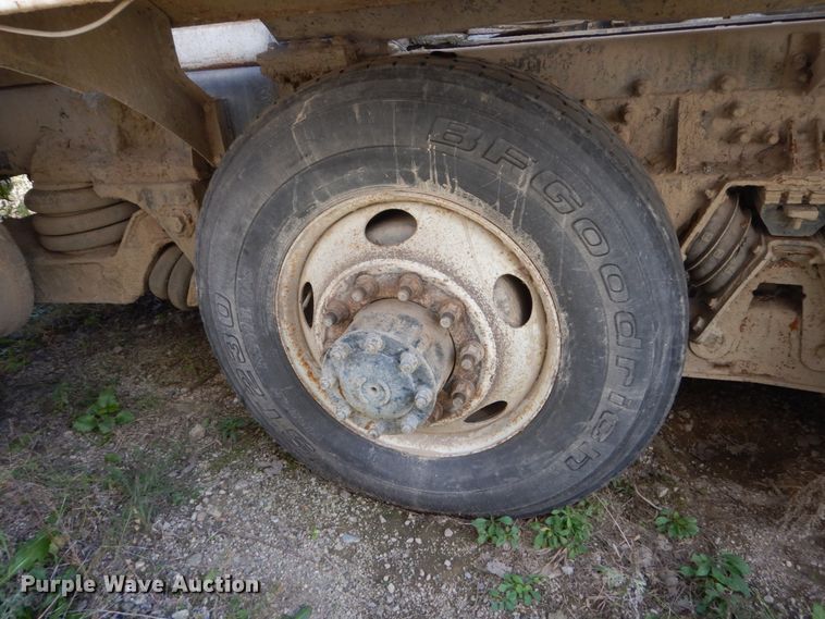 image for item EC9034 2003 Sterling L-Line ready mix truck