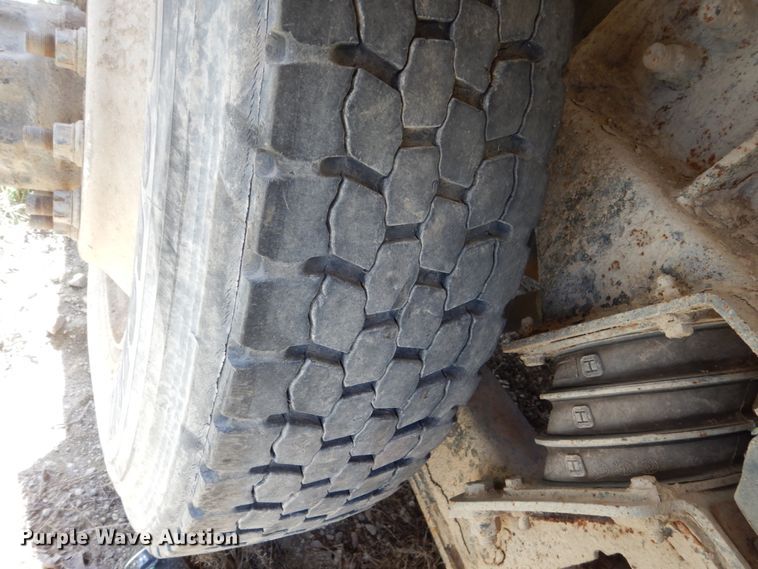 image for item EC9034 2003 Sterling L-Line ready mix truck