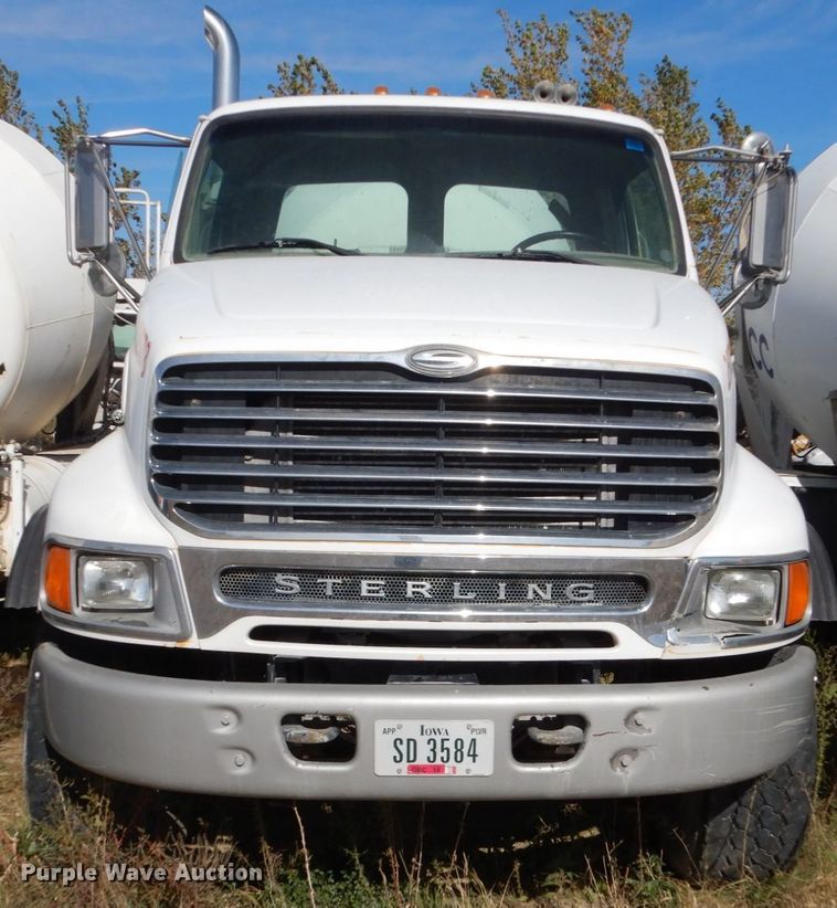 image for item EC9035 2004 Sterling L-Line ready mix truck