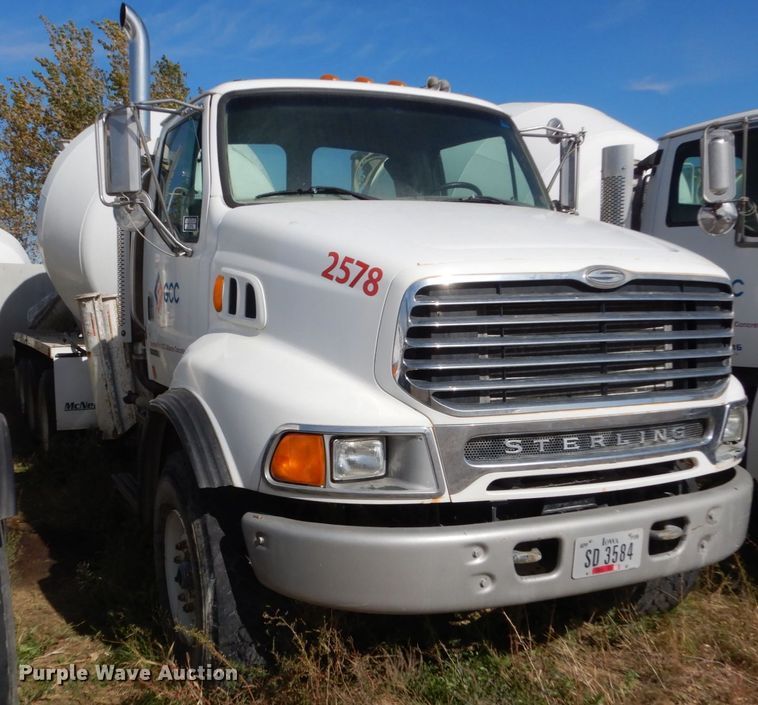 image for item EC9035 2004 Sterling L-Line ready mix truck