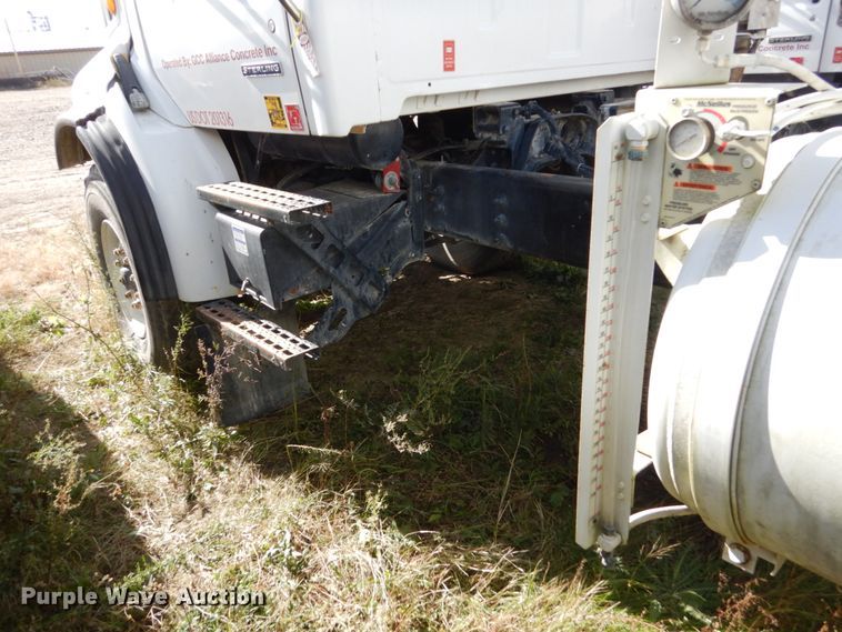 image for item EC9035 2004 Sterling L-Line ready mix truck