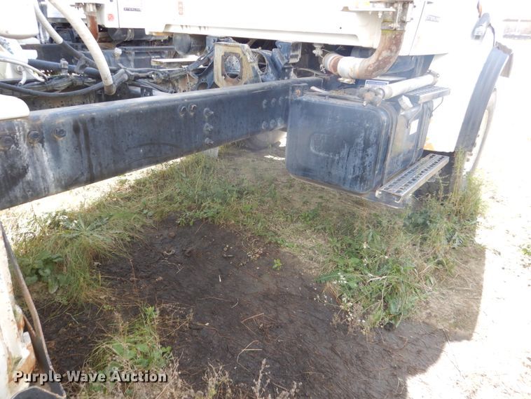 image for item EC9035 2004 Sterling L-Line ready mix truck