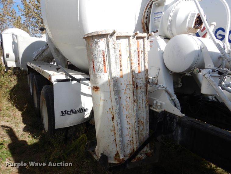 image for item EC9035 2004 Sterling L-Line ready mix truck