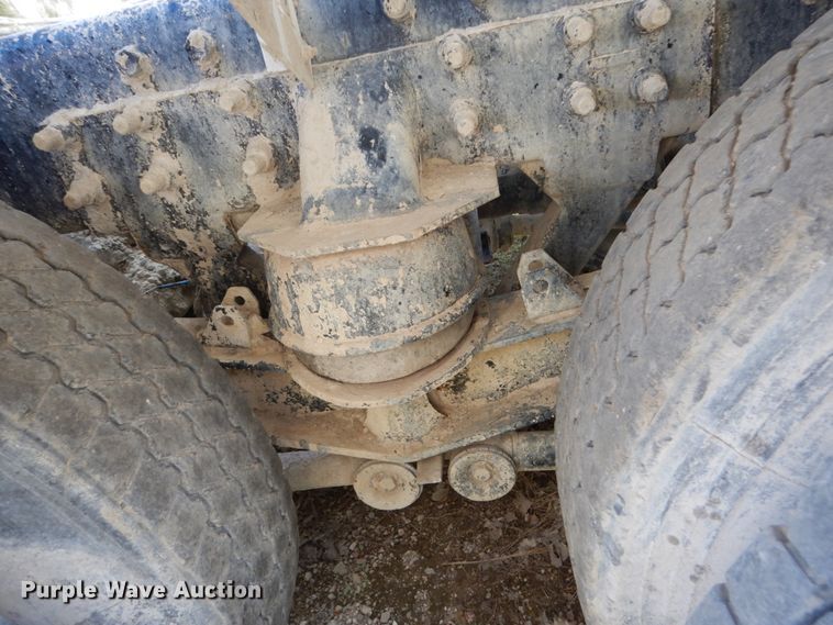 image for item EC9035 2004 Sterling L-Line ready mix truck