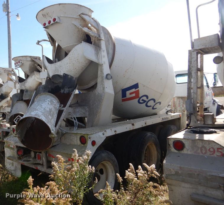 image for item EC9035 2004 Sterling L-Line ready mix truck