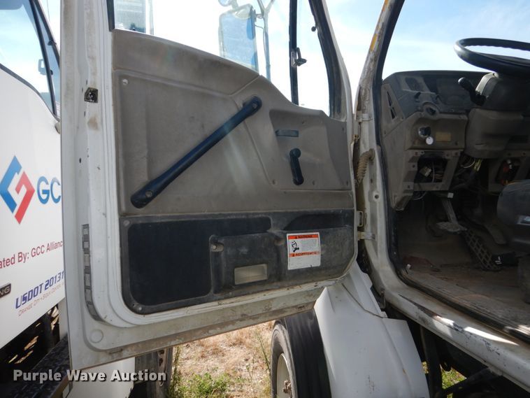 image for item EC9035 2004 Sterling L-Line ready mix truck