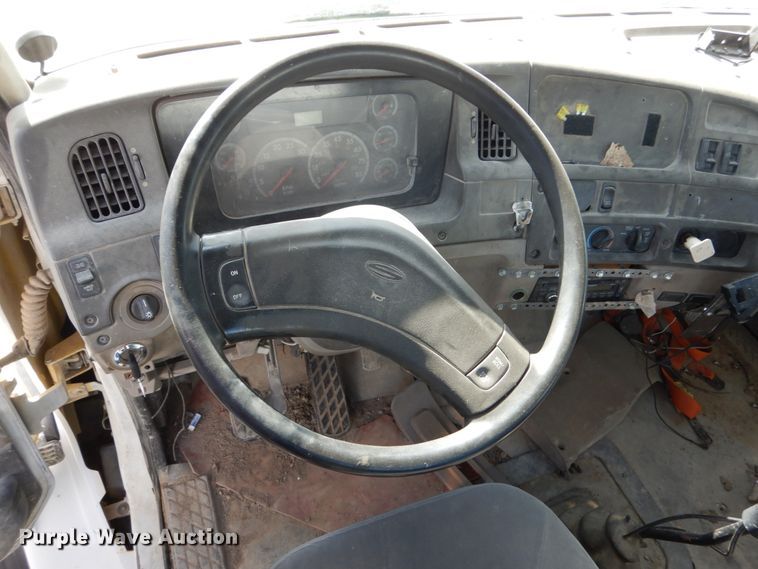 image for item EC9035 2004 Sterling L-Line ready mix truck