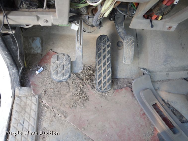 image for item EC9035 2004 Sterling L-Line ready mix truck